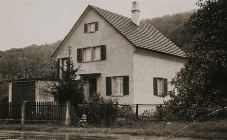 Hauptstrasse - westlicher Eingang mit dem Haus Meyer