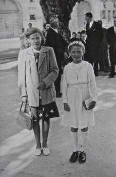 Rosmarie (Berger-) Dinkel mit Firmgotte und Schwester Laura