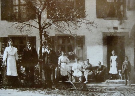 Güntert Josef (Lepold Sepp) mit Familie im Graubühl