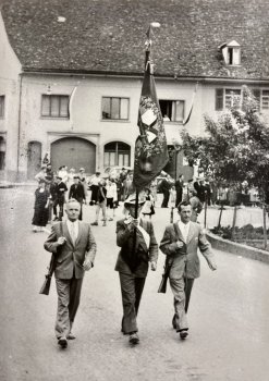 Jugendfest 1953, der Umzug mit der Delegation von der Schützengesellschaft 