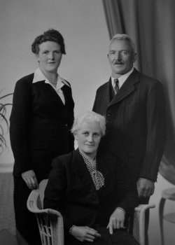Güntert-Probst Eugen und Maria Theresia mit Tochter Marie (Jegge)-Güntert