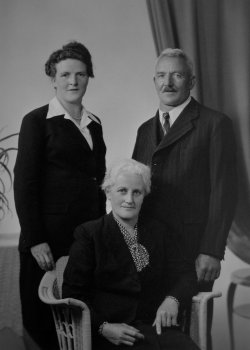 Güntert-Probst Eugen und Maria Theresia mit Tochter Marie (Jegge)-Güntert