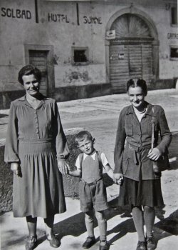 Güntert Theres, Tochter Helen, Sohn Karl vom Berghof