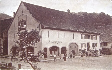 Hauptstrasse - im östlichen Dorfteil, Säckingerhof 1