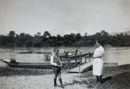 Rhein 1930 - Kurgäste am Rheinufer und in der Fähre