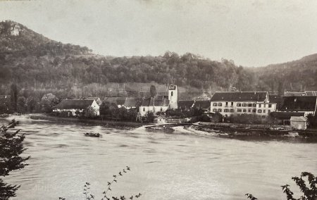 Rhein 1925 - Mumpf mit Fluh und Rheinfähre vom badischen Ufer aus - © Archiv Karl Braun