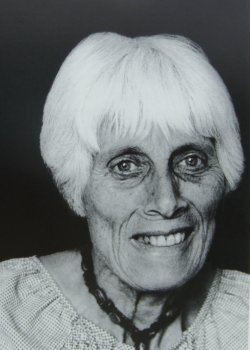 Riede-Hurt Mathilde, 1906 - 1988, Kunststickerin