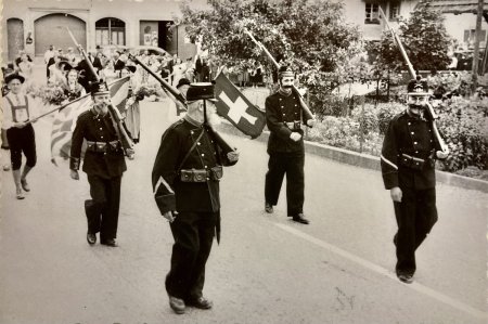 Jugendfest 1953, der Umzug mit Soldaten aus alter Zeit